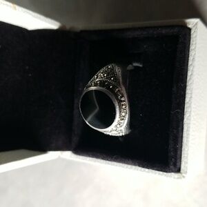 Silver And Onyx Ring Sz 11 *missing Stones*